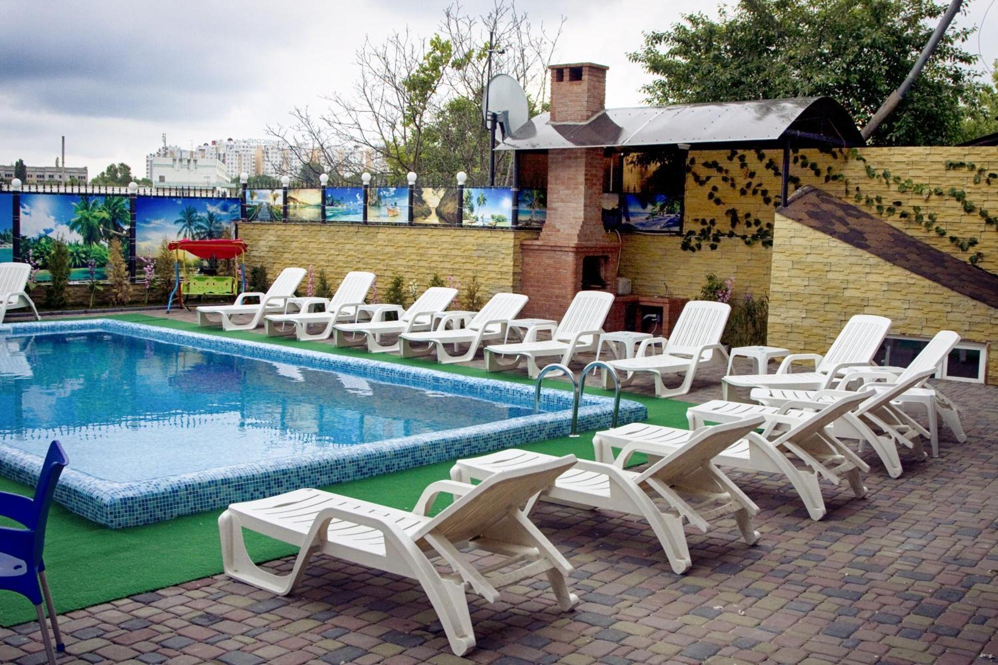 Lolo Hotel Кишинев Екстериор снимка