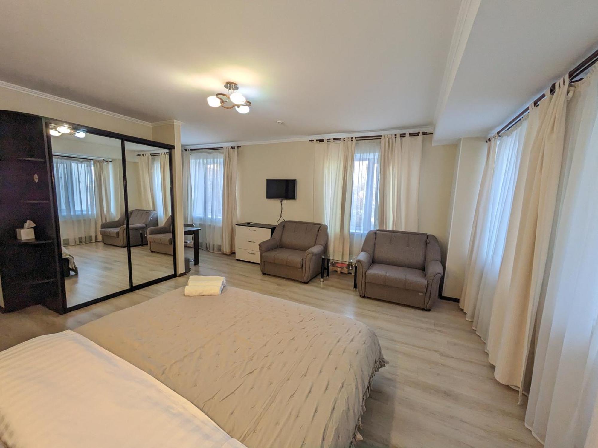 Lolo Hotel Кишинев Стая снимка