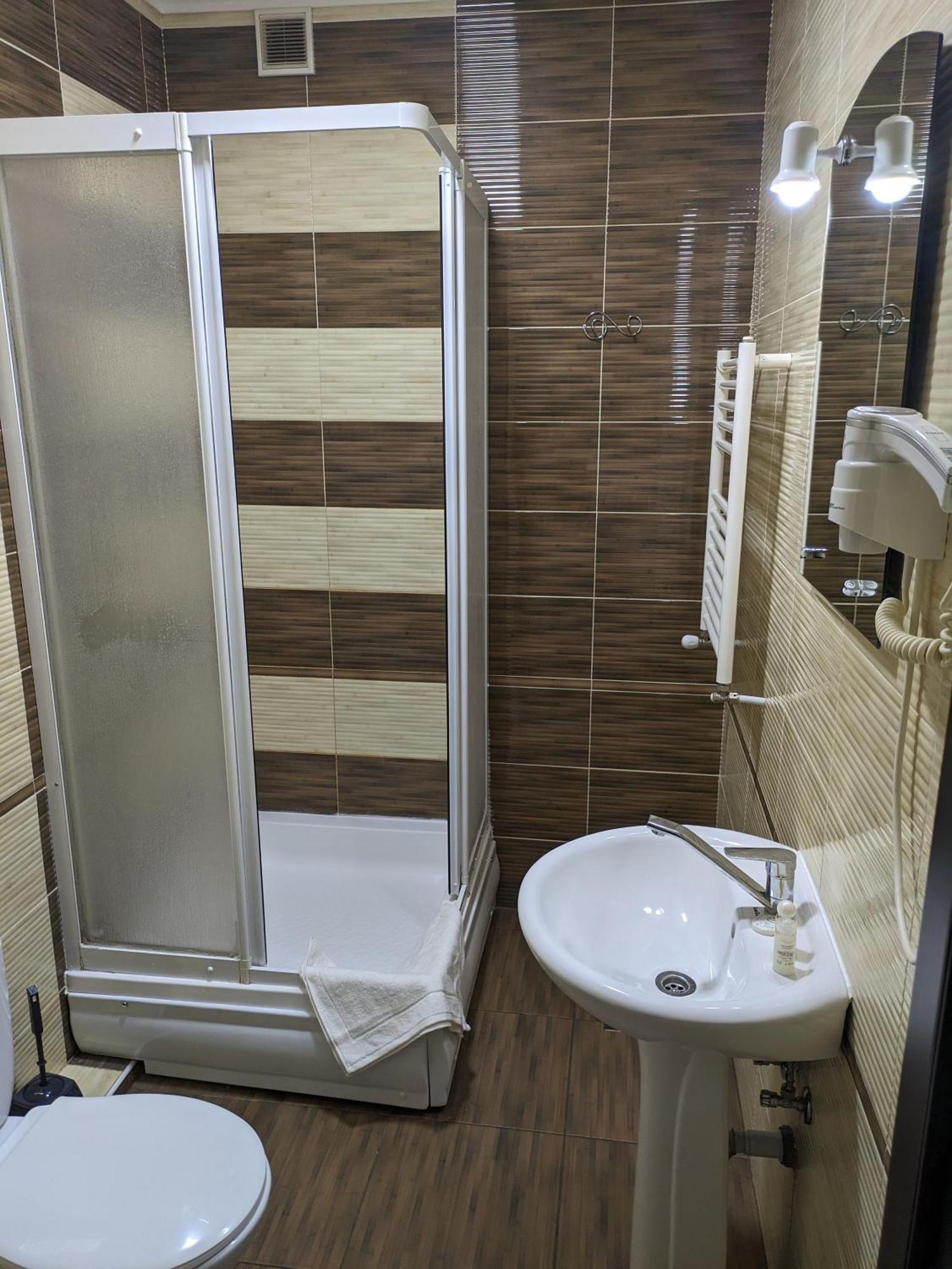 Lolo Hotel Кишинев Екстериор снимка